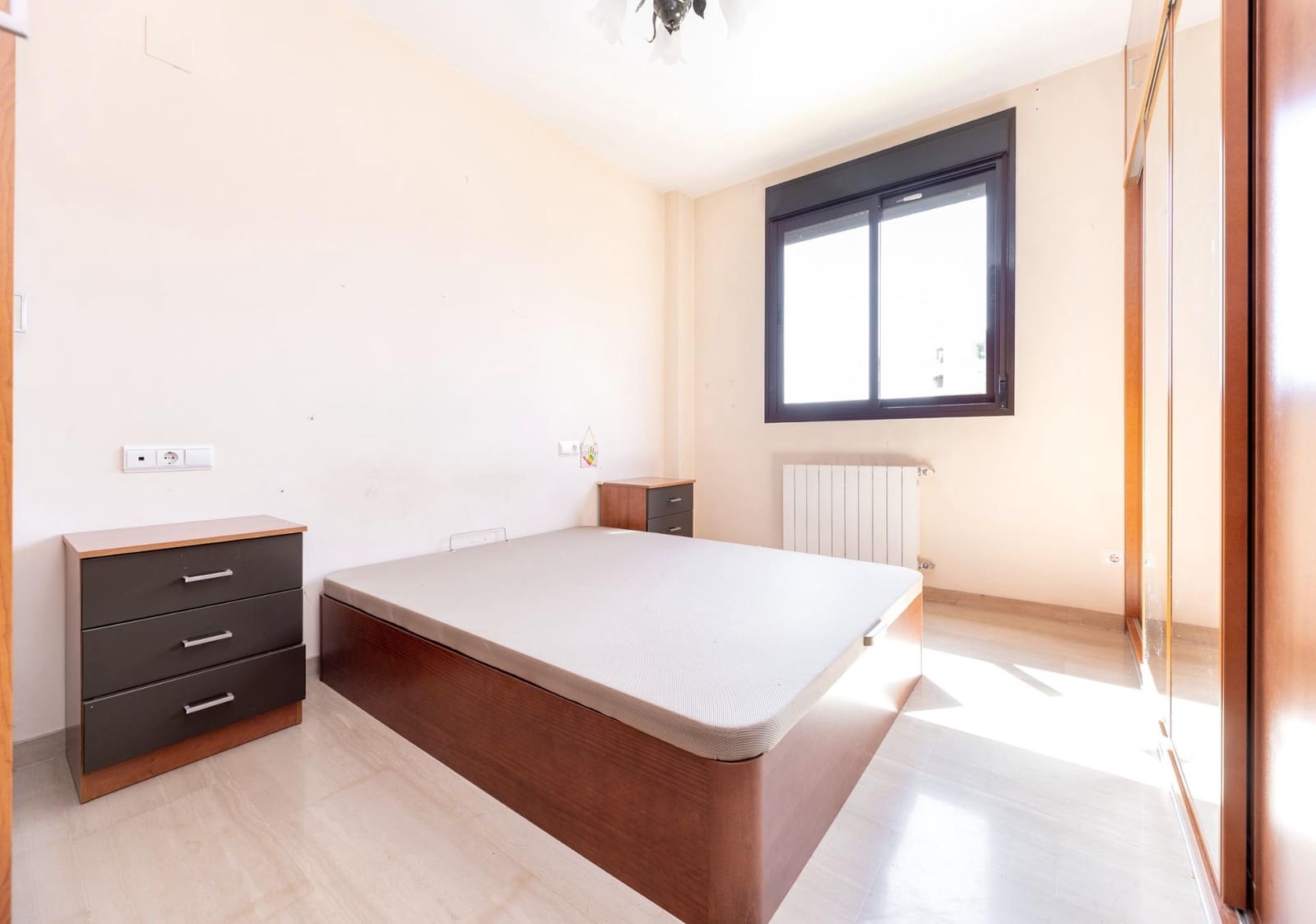 3 slaapkamer Flat te koop in Granada stad met zwembad garage - € 370.000 (Ref: 9916090)