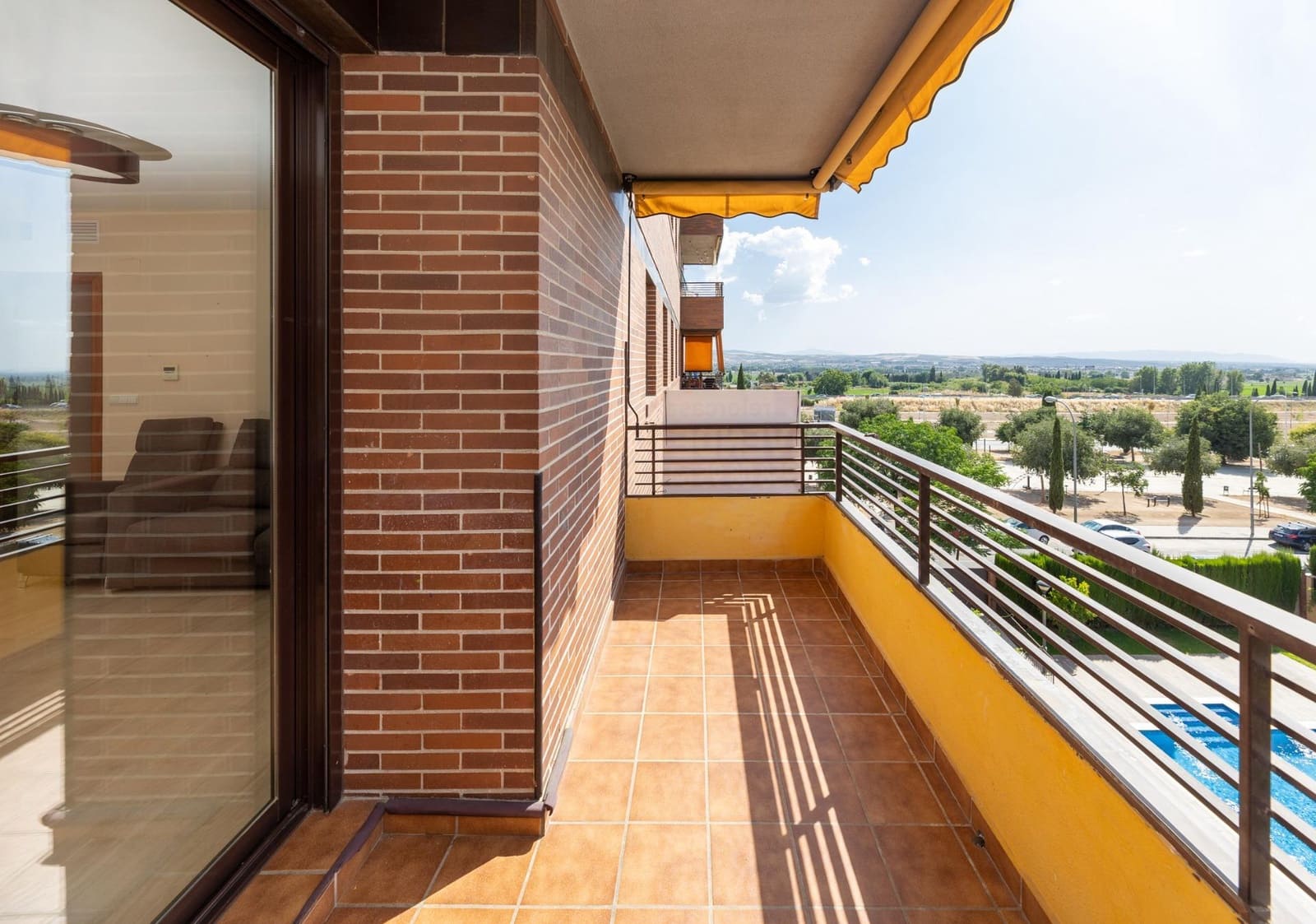 3 slaapkamer Flat te koop in Granada stad met zwembad garage - € 370.000 (Ref: 9916090)