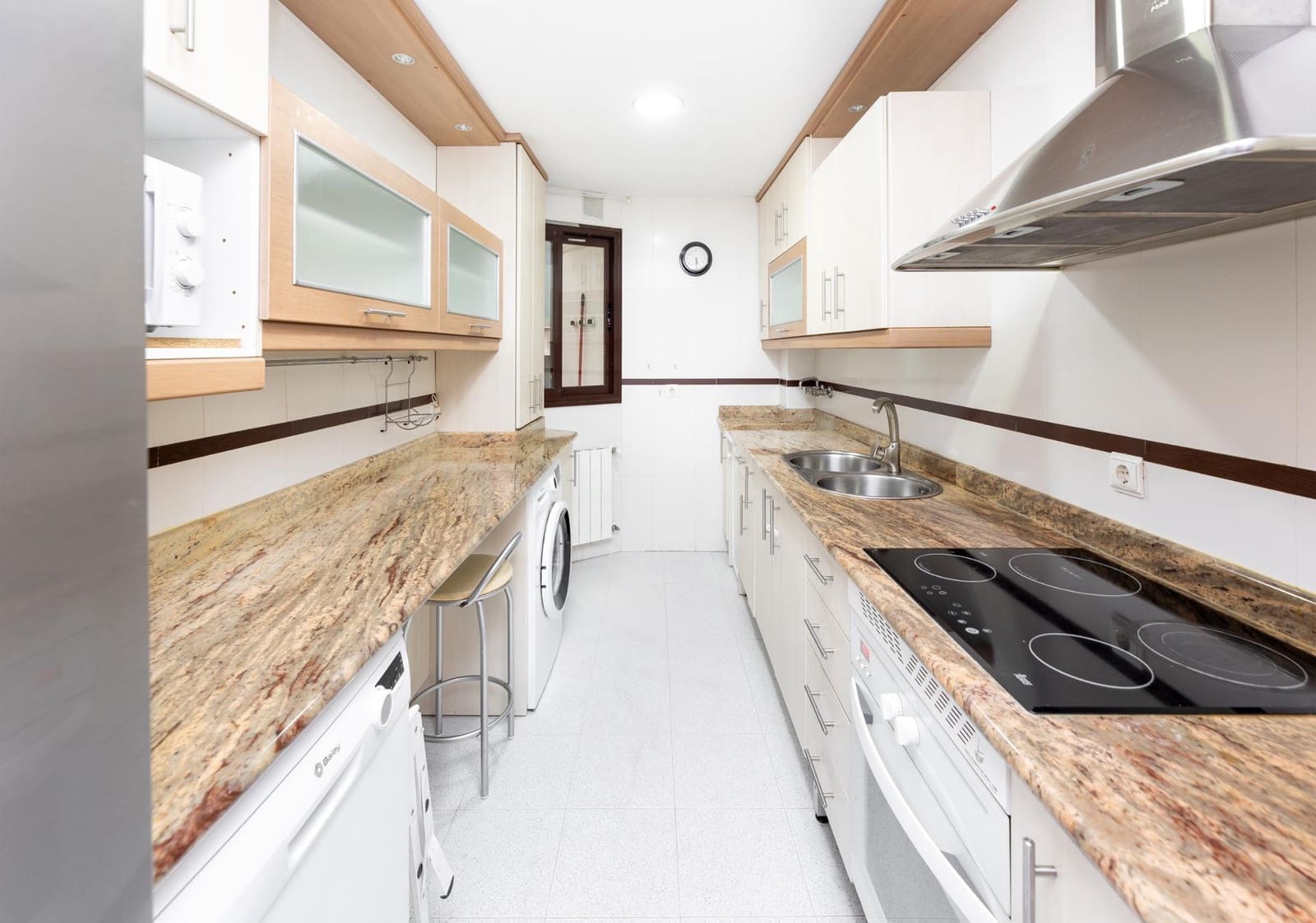 3 slaapkamer Flat te koop in Granada stad met zwembad garage - € 370.000 (Ref: 9916090)
