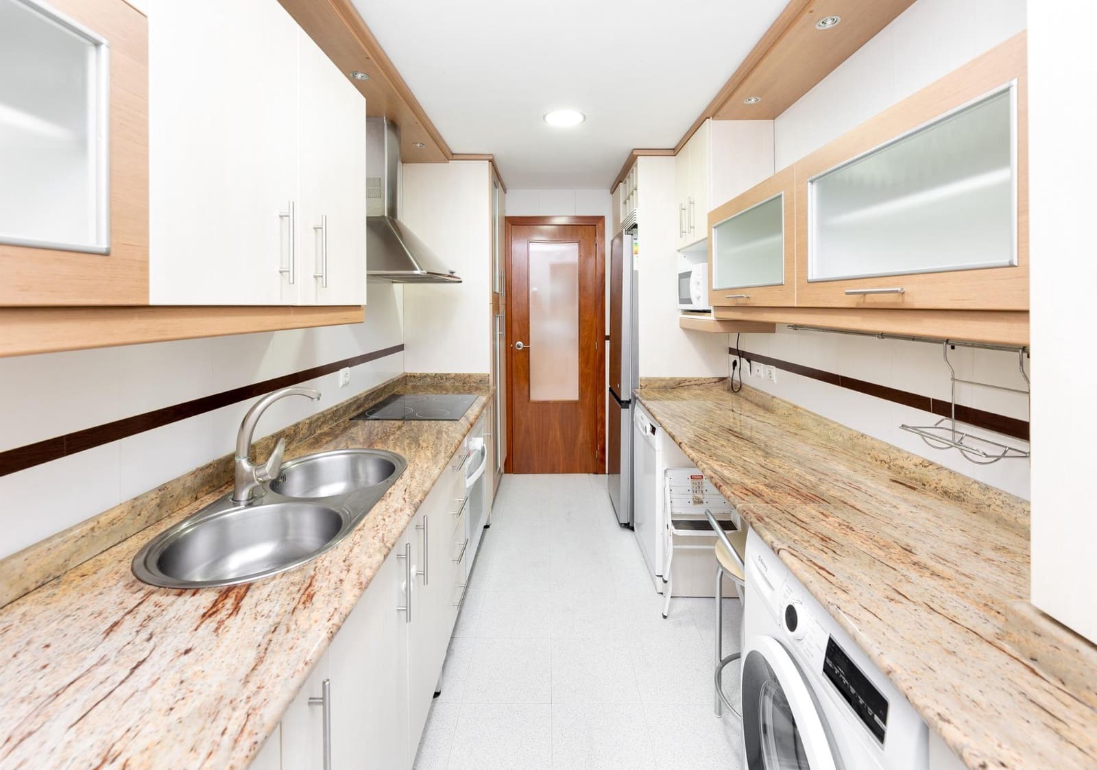 3 slaapkamer Flat te koop in Granada stad met zwembad garage - € 370.000 (Ref: 9916090)