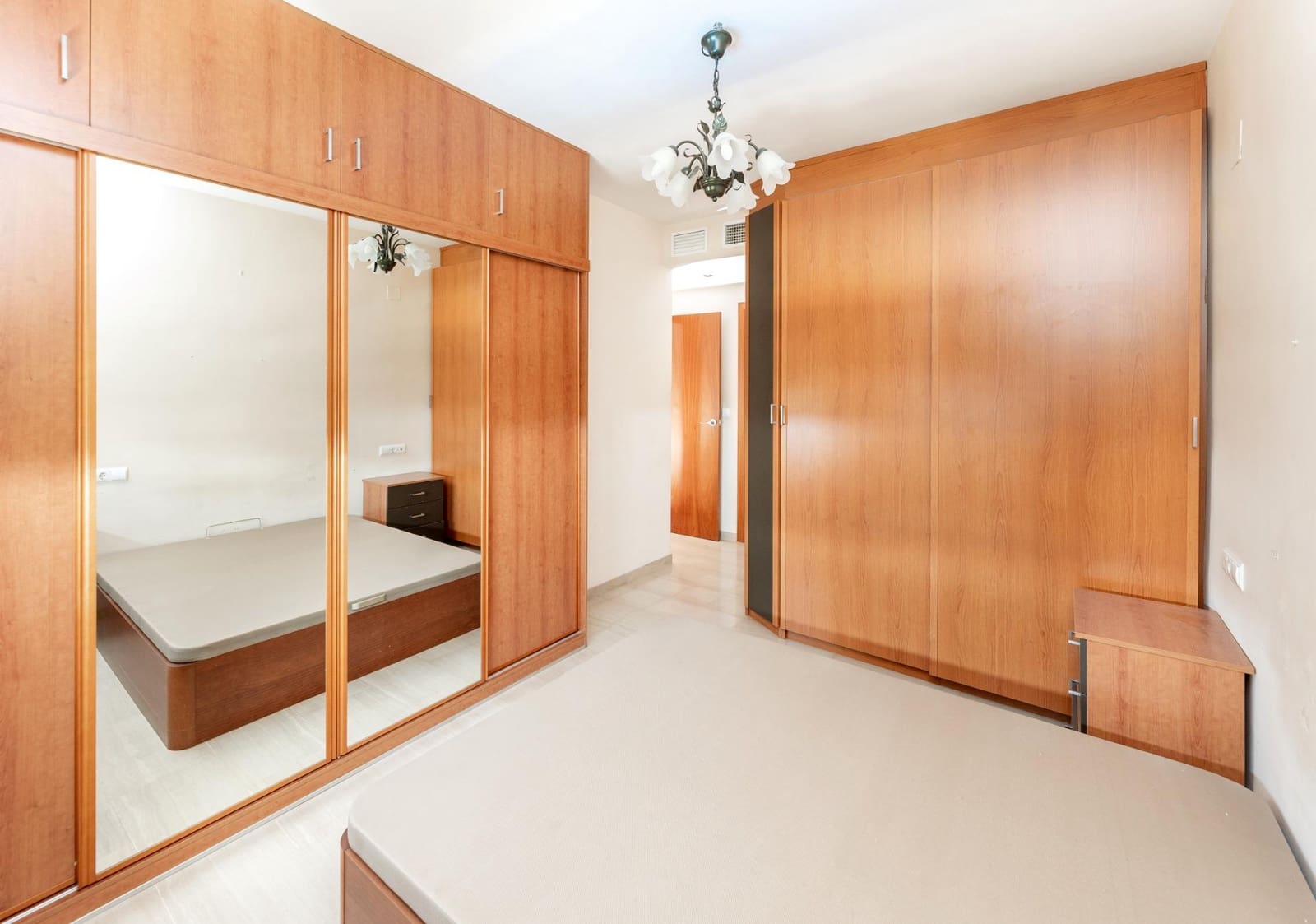 3 slaapkamer Flat te koop in Granada stad met zwembad garage - € 370.000 (Ref: 9916090)