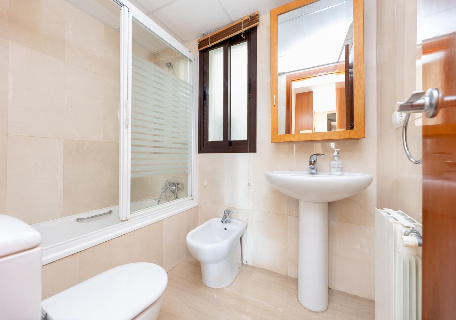 3 slaapkamer Flat te koop in Granada stad met zwembad garage - € 370.000 (Ref: 9916090)