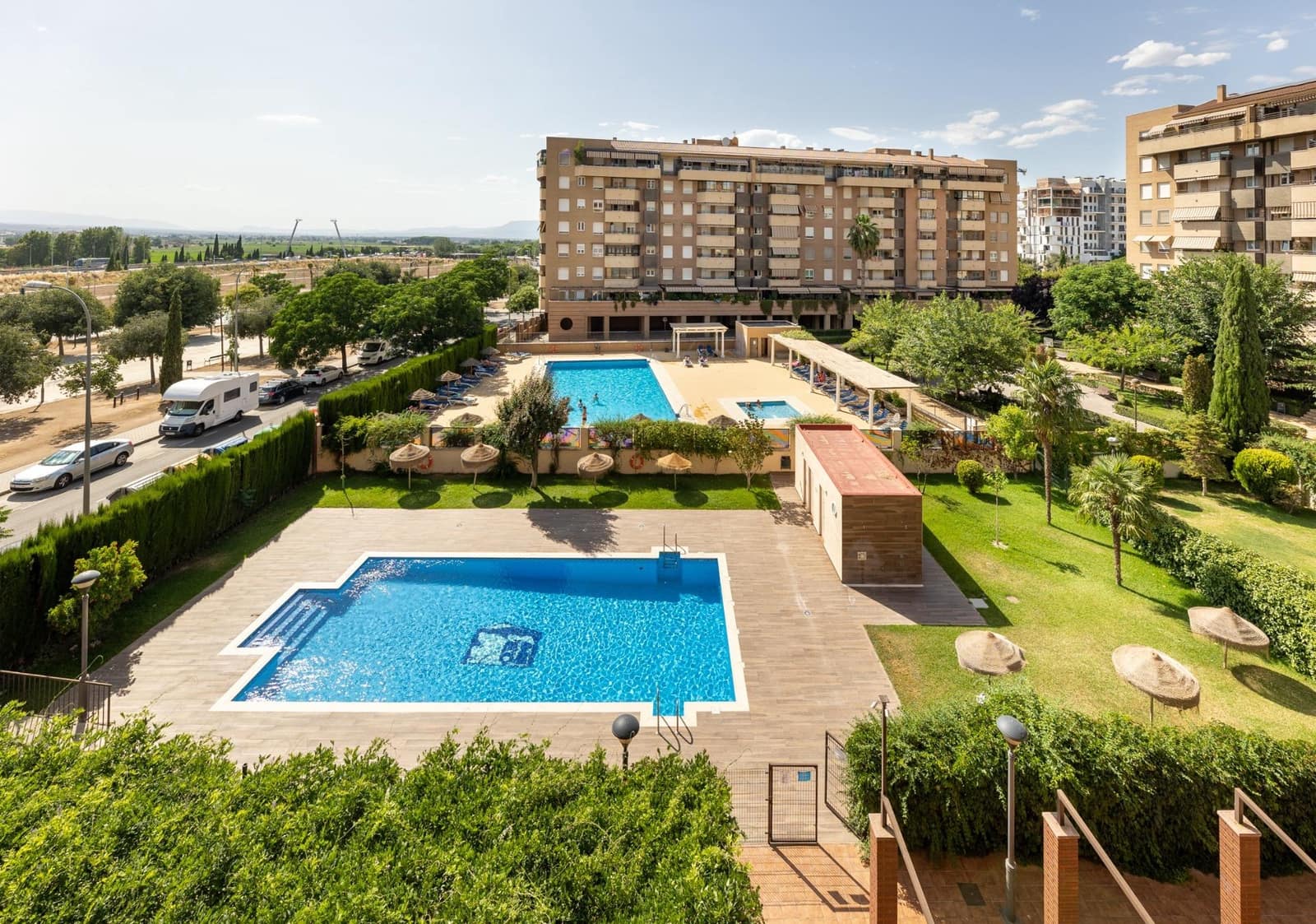 3 slaapkamer Flat te koop in Granada stad met zwembad garage - € 370.000 (Ref: 9916090)