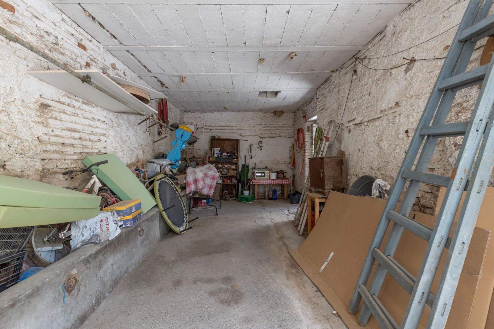 12 soverom Finca/Herregård til salgs i Huetor Vega med garasje - € 495 000 (Ref: 9920636)