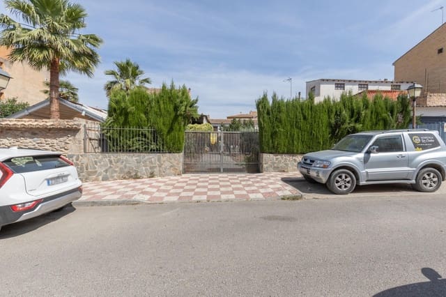 12 soverom Finca/Herregård til salgs i Huétor Vega med garasje - € 495 000 (Ref: 9920636)