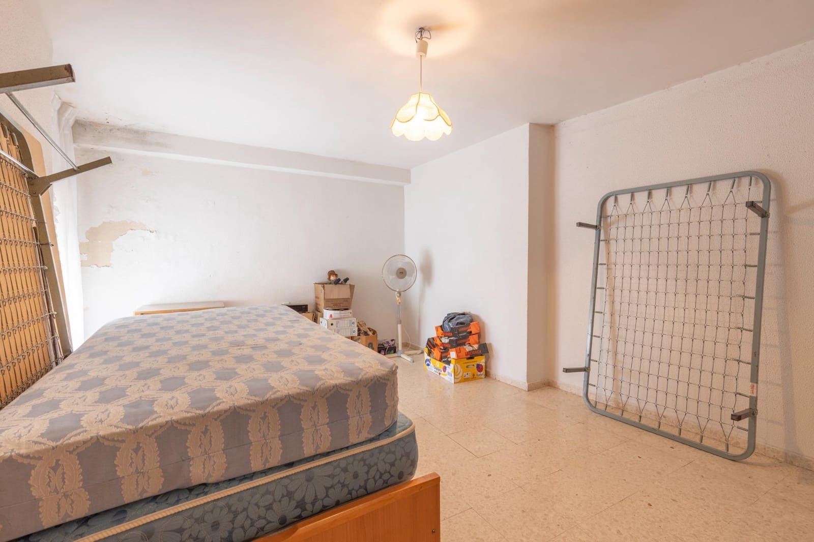 12 soverom Finca/Herregård til salgs i Huetor Vega med garasje - € 495 000 (Ref: 9920636)