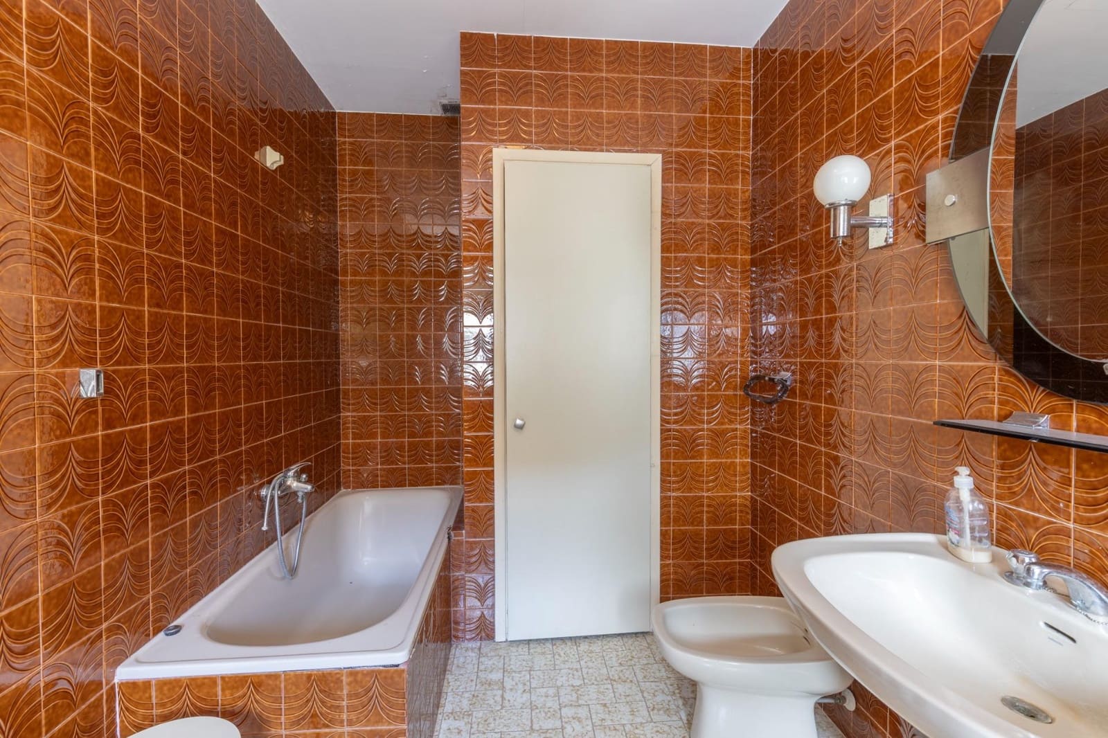 12 soverom Finca/Herregård til salgs i Huetor Vega med garasje - € 495 000 (Ref: 9920636)