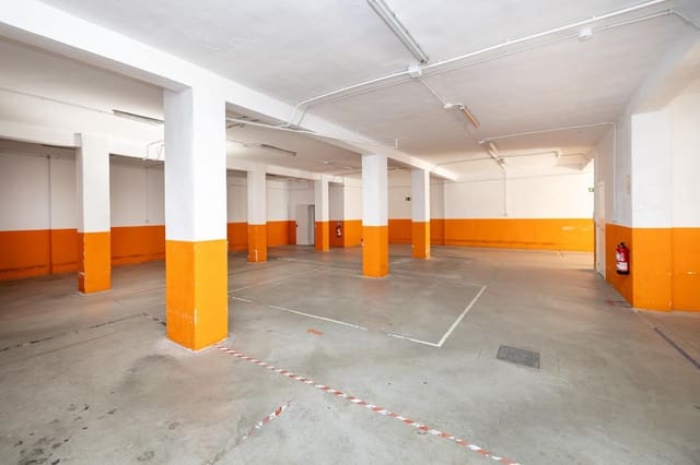 Erhverv til salg i Granada by - € 250.000 (Ref: 9920638)