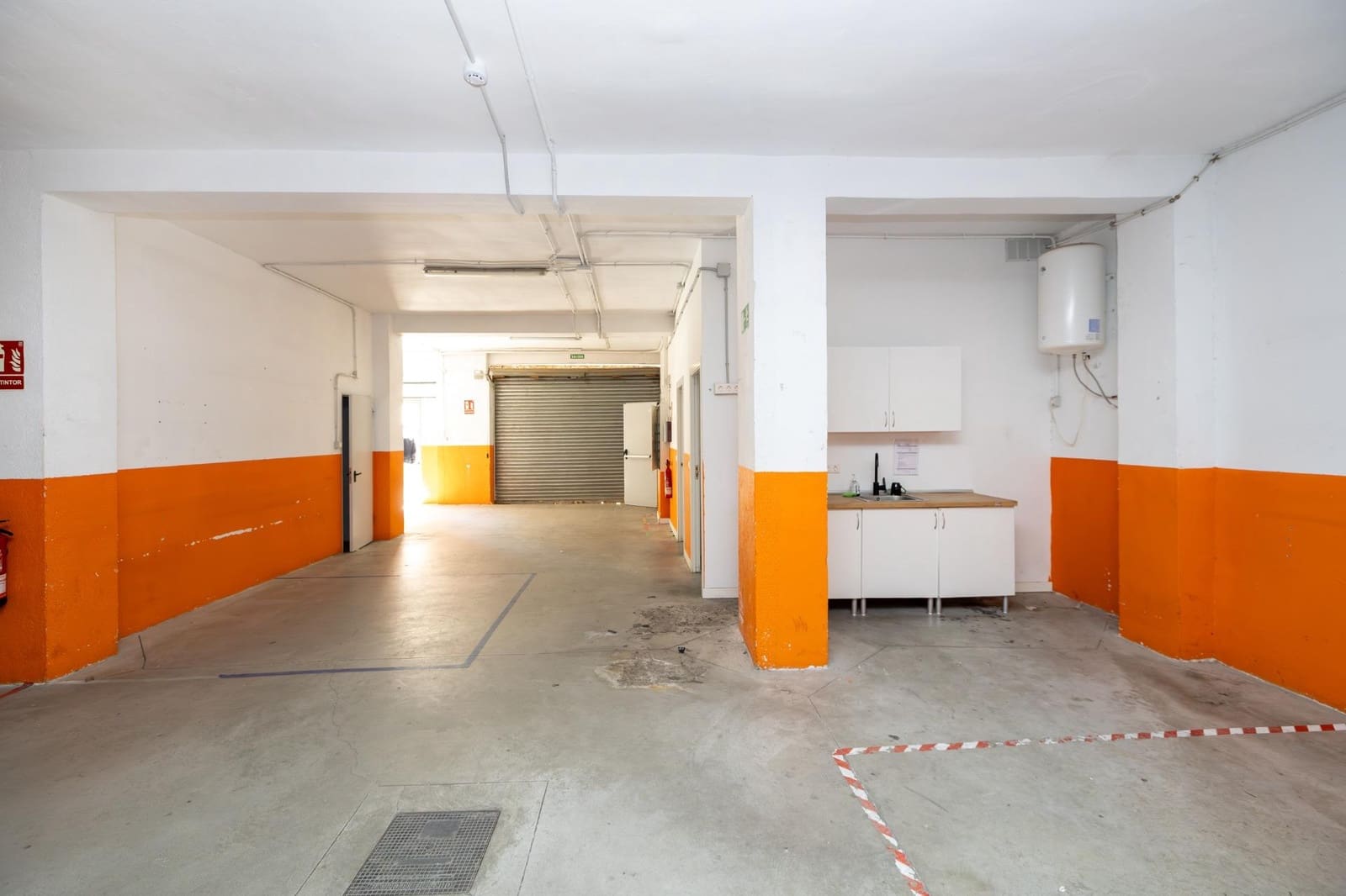Erhverv til salg i Granada by - € 250.000 (Ref: 9920638)
