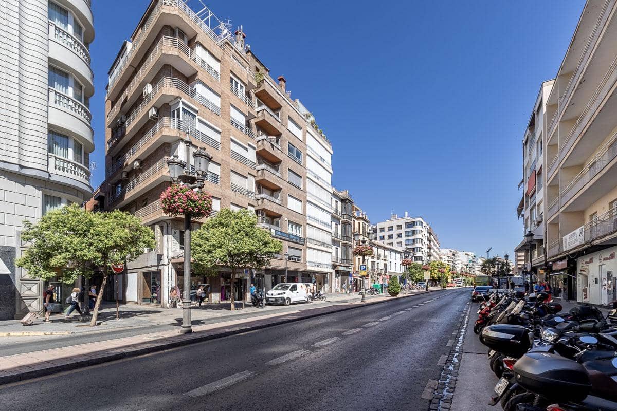 Erhverv til salg i Granada by - € 90.000 (Ref: 9920639)