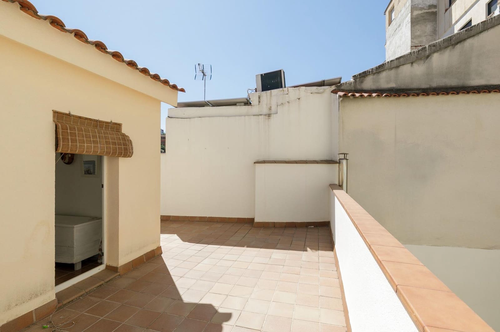 5 sypialnia Dom szeregowy na sprzedaż w Miasto Grenada z garażem - 550 000 € (Ref: 9920642)