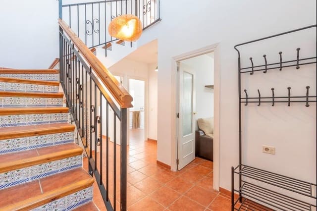 4 soverom Villa til salgs i Albolote med svømmebasseng garasje - € 295 000 (Ref: 9920644)