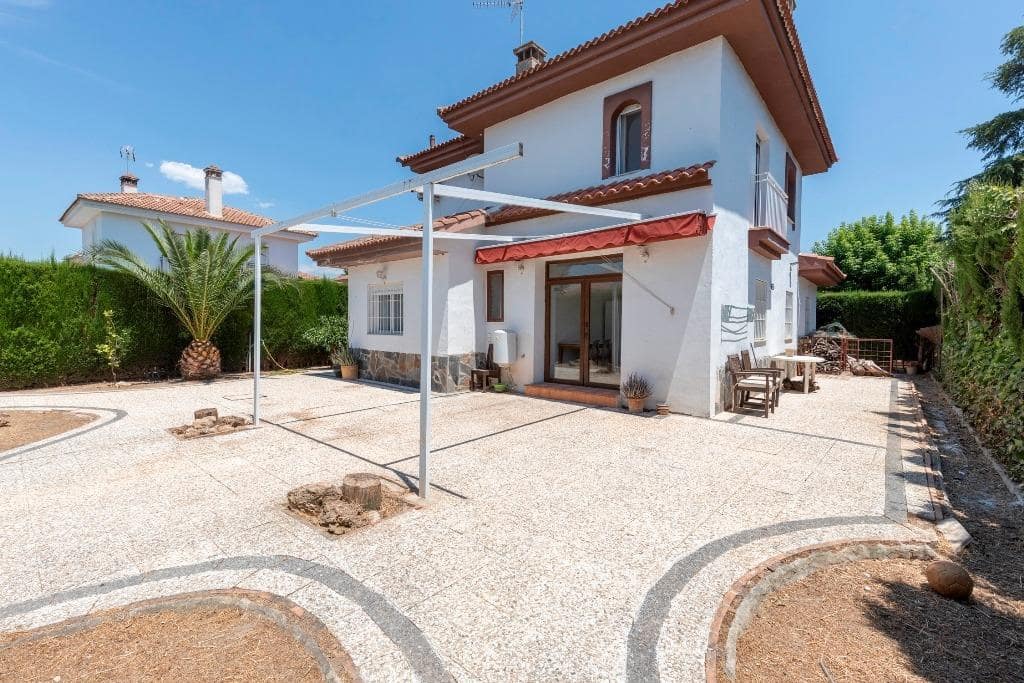 4 Zimmer Villa zu verkaufen in Albolote mit Pool Garage - 285.000 € (Ref: 9920644)