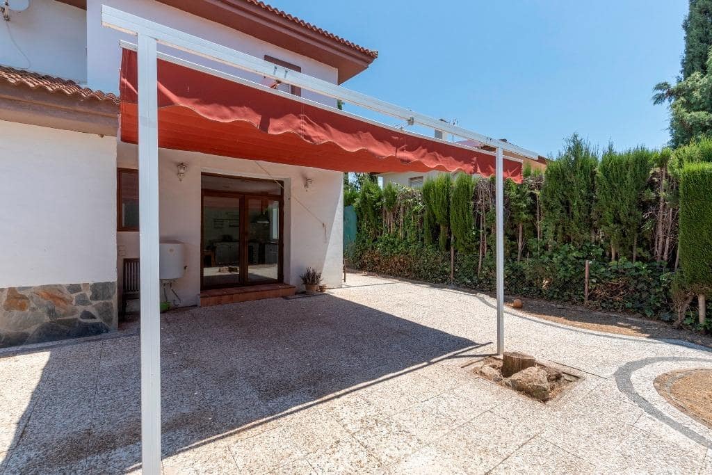4 Zimmer Villa zu verkaufen in Albolote mit Pool Garage - 285.000 € (Ref: 9920644)