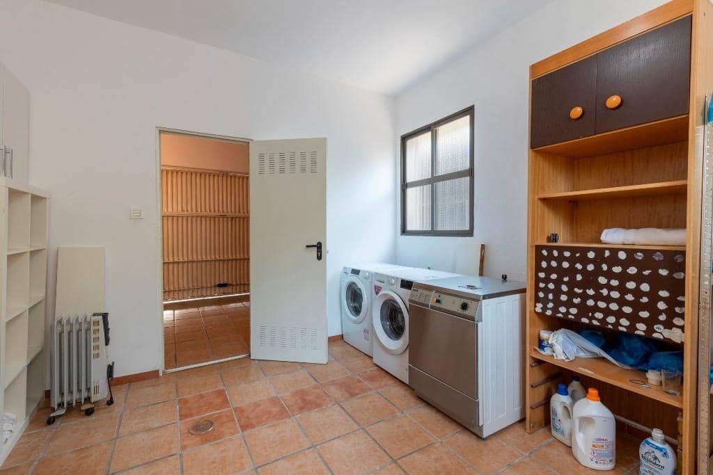 4 Zimmer Villa zu verkaufen in Albolote mit Pool Garage - 285.000 € (Ref: 9920644)