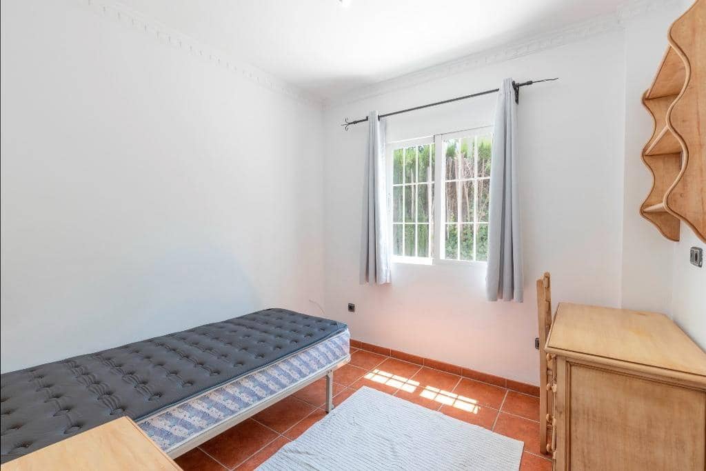 4 Zimmer Villa zu verkaufen in Albolote mit Pool Garage - 285.000 € (Ref: 9920644)