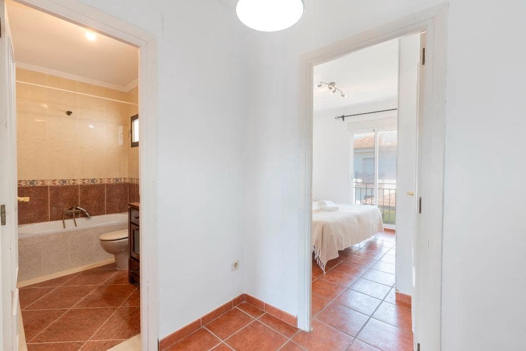 4 Zimmer Villa zu verkaufen in Albolote mit Pool Garage - 285.000 € (Ref: 9920644)