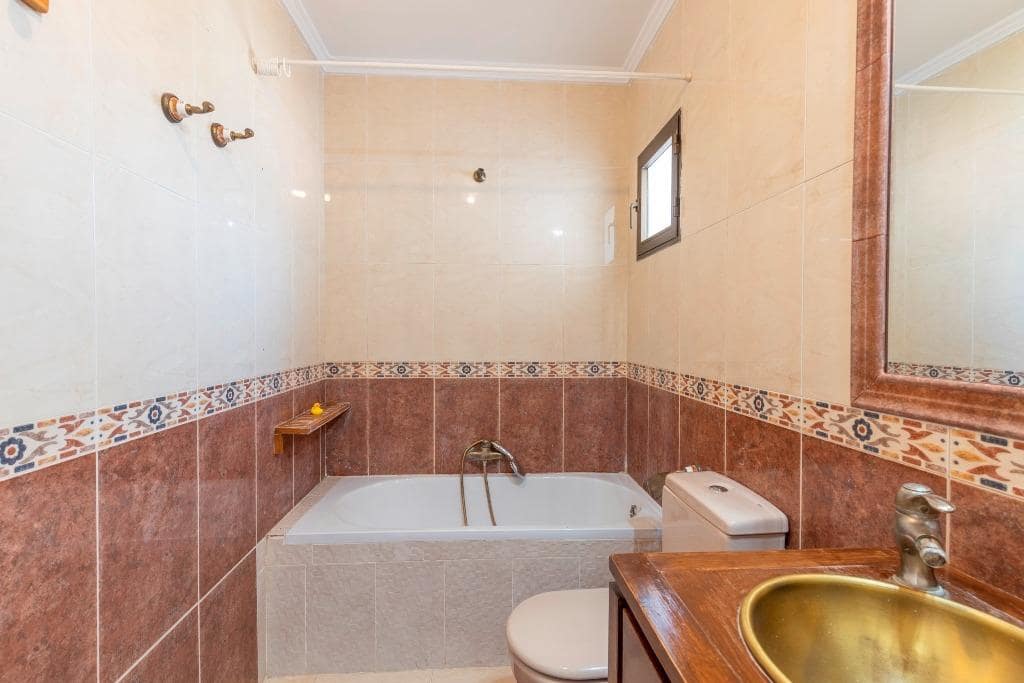 4 Zimmer Villa zu verkaufen in Albolote mit Pool Garage - 285.000 € (Ref: 9920644)