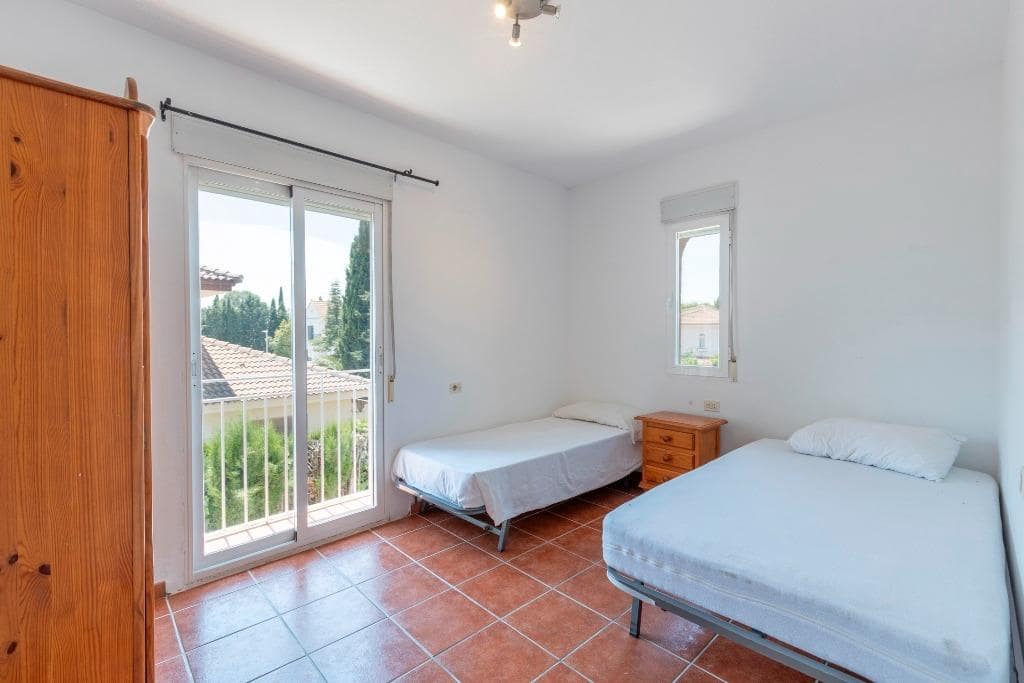 4 Zimmer Villa zu verkaufen in Albolote mit Pool Garage - 285.000 € (Ref: 9920644)