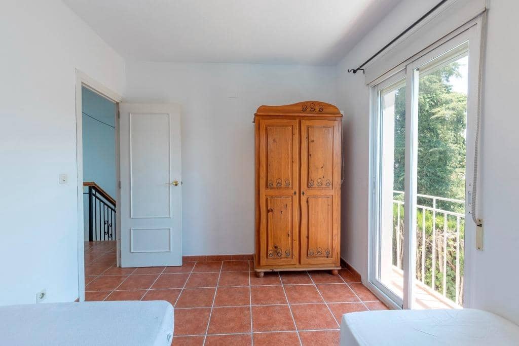 4 Zimmer Villa zu verkaufen in Albolote mit Pool Garage - 285.000 € (Ref: 9920644)