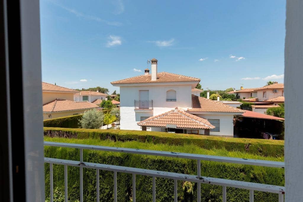 4 Zimmer Villa zu verkaufen in Albolote mit Pool Garage - 285.000 € (Ref: 9920644)