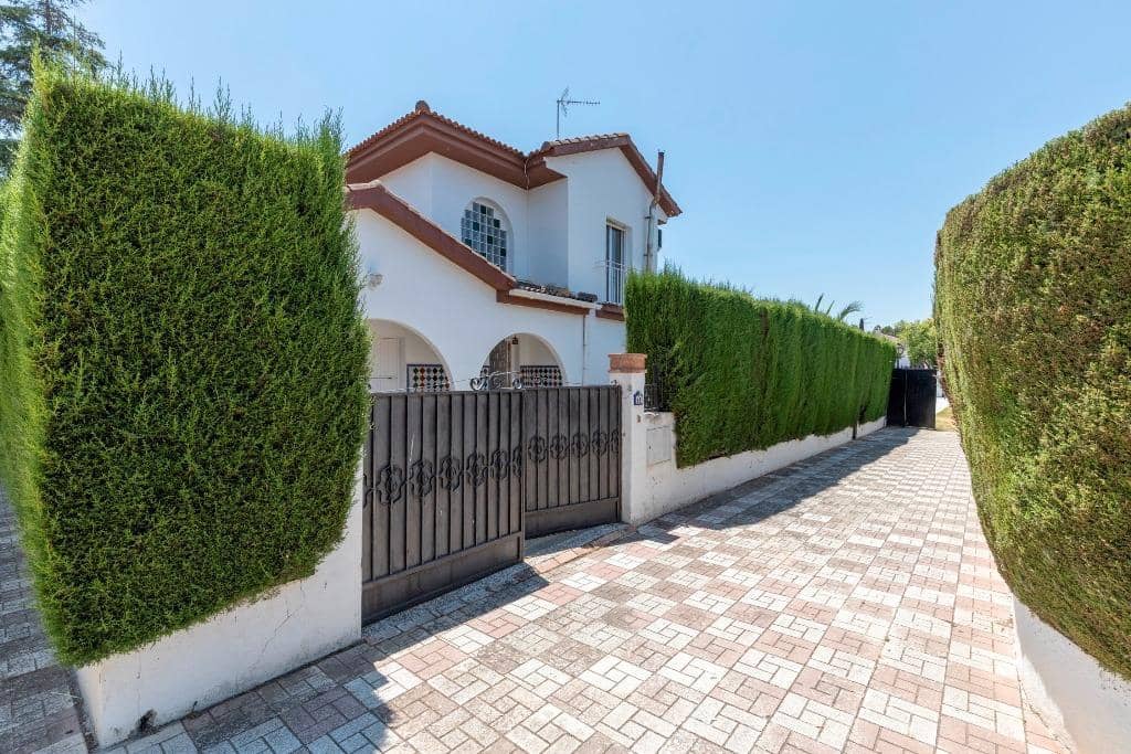 4 Zimmer Villa zu verkaufen in Albolote mit Pool Garage - 285.000 € (Ref: 9920644)