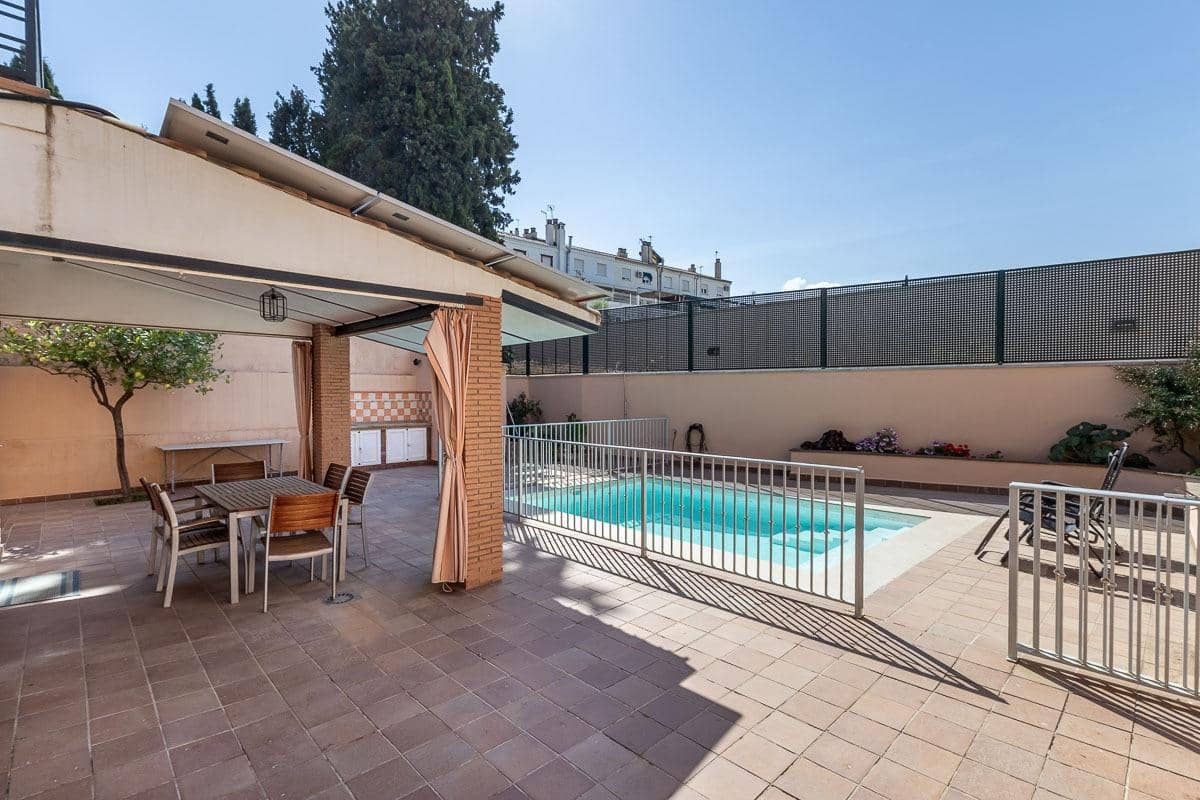 4 camera da letto Villa in vendita in Huetor Vega con piscina garage - 650.000 € (Rif: 9920645)