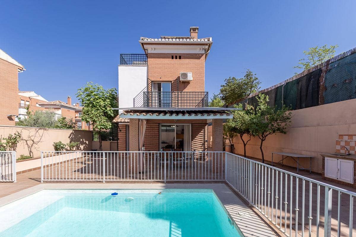 4 camera da letto Villa in vendita in Huetor Vega con piscina garage - 650.000 € (Rif: 9920645)