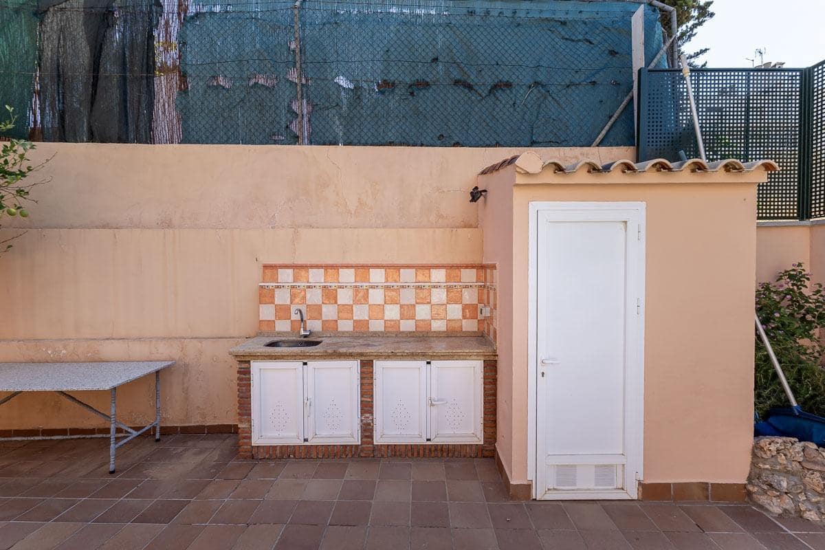 4 camera da letto Villa in vendita in Huetor Vega con piscina garage - 650.000 € (Rif: 9920645)