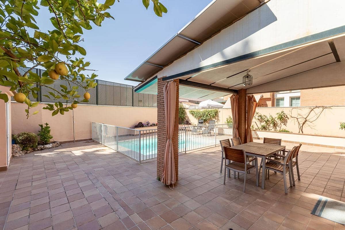 4 camera da letto Villa in vendita in Huetor Vega con piscina garage - 650.000 € (Rif: 9920645)