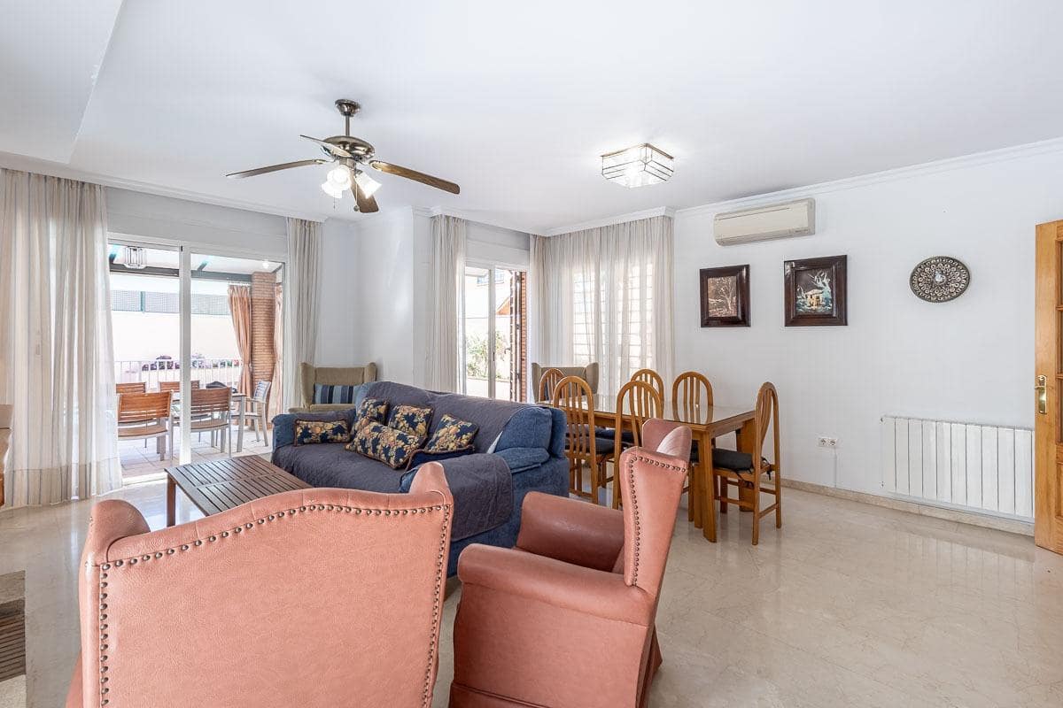4 camera da letto Villa in vendita in Huetor Vega con piscina garage - 650.000 € (Rif: 9920645)