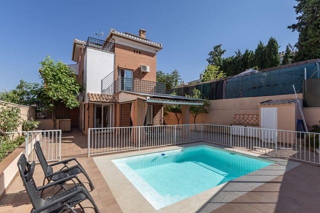 4 camera da letto Villa in vendita in Huétor Vega con piscina garage - 650.000 € (Rif: 9920645)