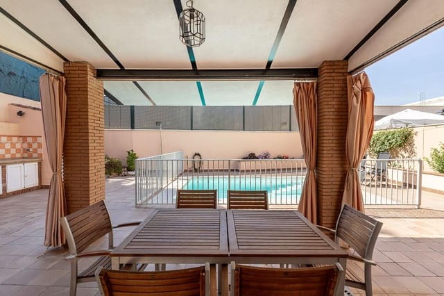 4 camera da letto Villa in vendita in Huétor Vega con piscina garage - 650.000 € (Rif: 9920645)