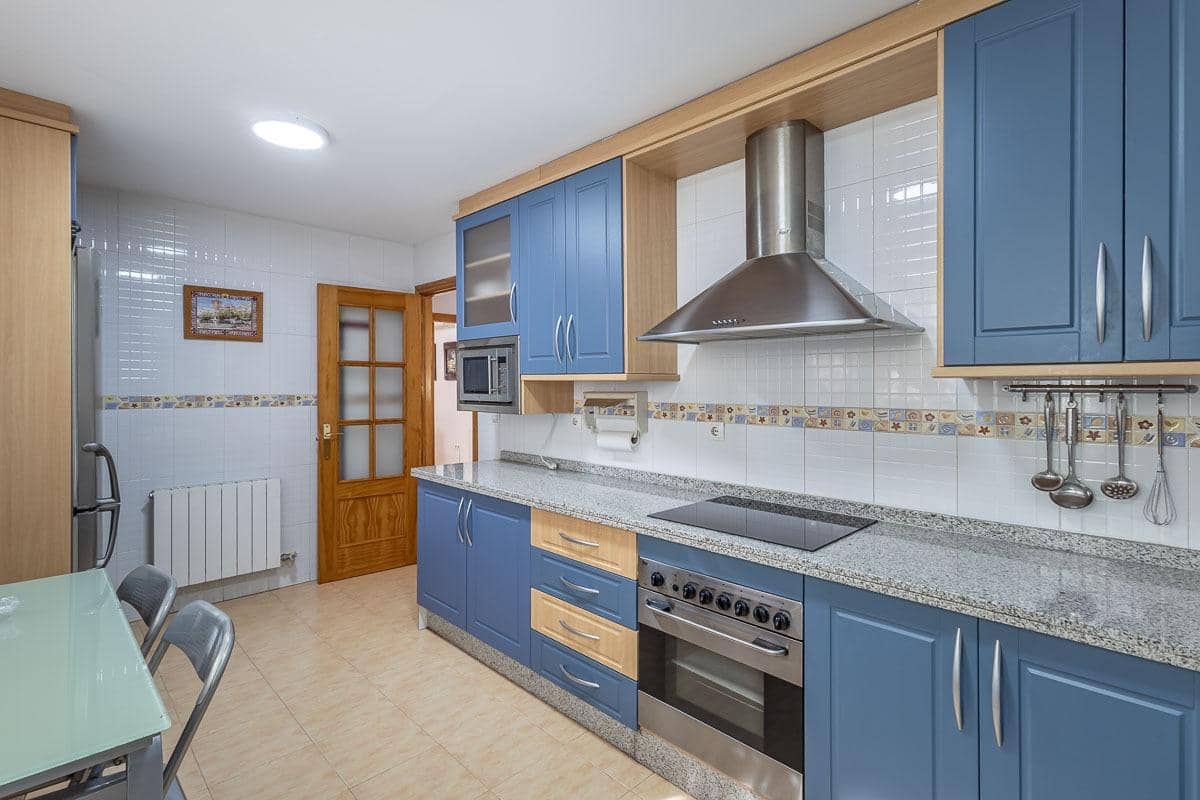 4 camera da letto Villa in vendita in Huetor Vega con piscina garage - 650.000 € (Rif: 9920645)