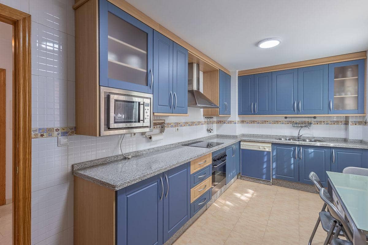 4 camera da letto Villa in vendita in Huetor Vega con piscina garage - 650.000 € (Rif: 9920645)