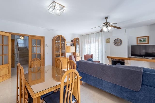 4 camera da letto Villa in vendita in Huétor Vega con piscina garage - 650.000 € (Rif: 9920645)