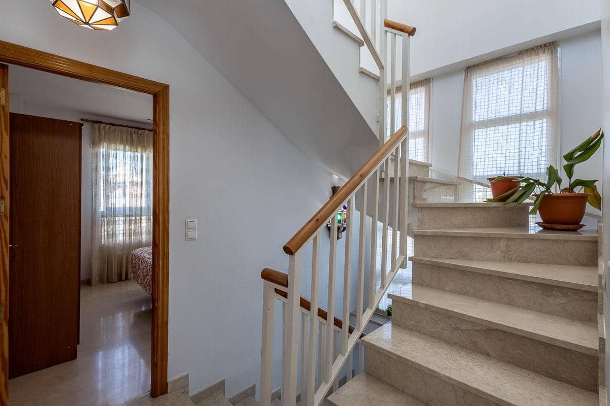 4 camera da letto Villa in vendita in Huetor Vega con piscina garage - 650.000 € (Rif: 9920645)