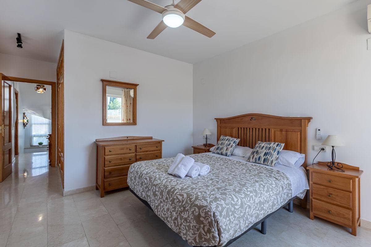 4 camera da letto Villa in vendita in Huetor Vega con piscina garage - 650.000 € (Rif: 9920645)