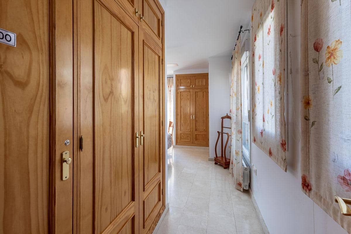4 camera da letto Villa in vendita in Huetor Vega con piscina garage - 650.000 € (Rif: 9920645)
