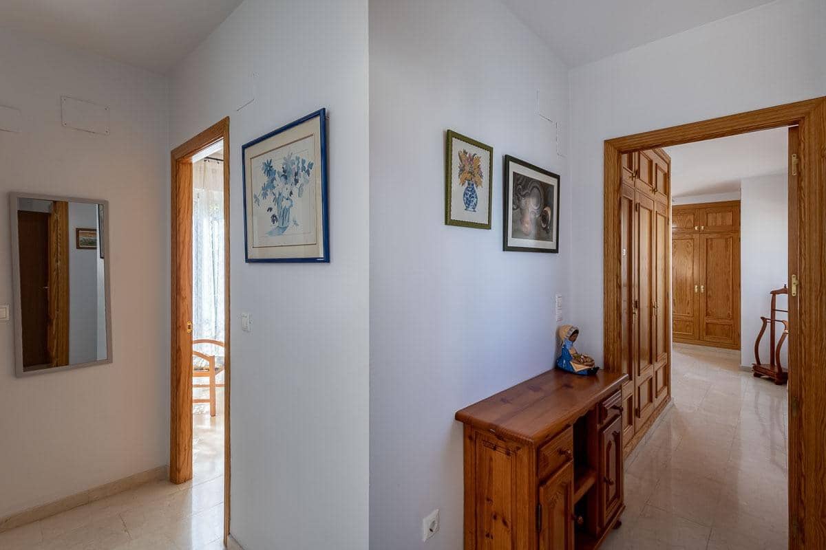 4 camera da letto Villa in vendita in Huetor Vega con piscina garage - 650.000 € (Rif: 9920645)