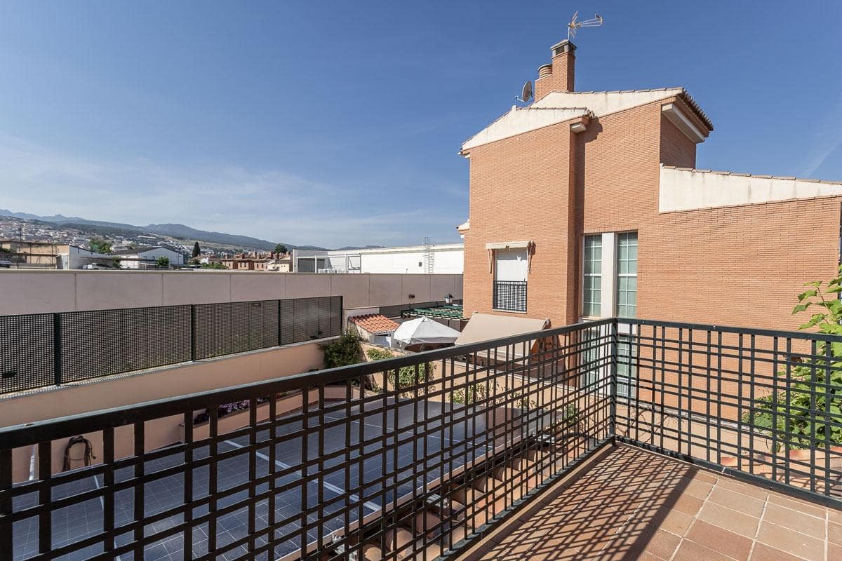 4 camera da letto Villa in vendita in Huetor Vega con piscina garage - 650.000 € (Rif: 9920645)