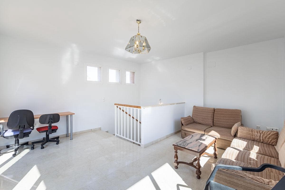 4 camera da letto Villa in vendita in Huetor Vega con piscina garage - 650.000 € (Rif: 9920645)