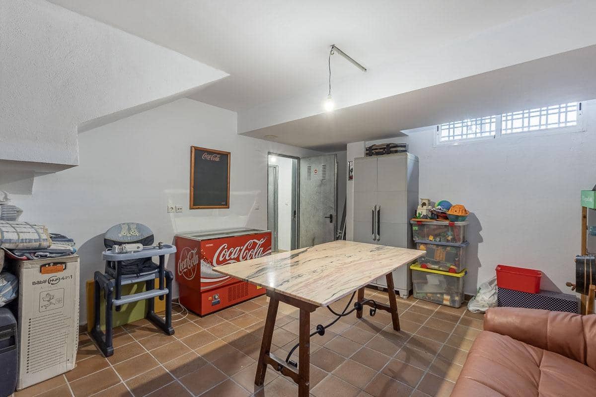 4 camera da letto Villa in vendita in Huetor Vega con piscina garage - 650.000 € (Rif: 9920645)