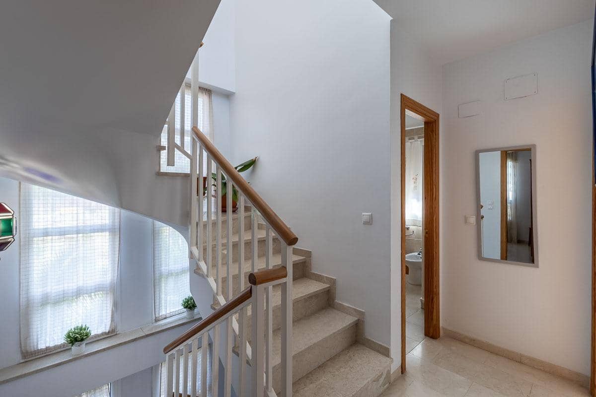 4 camera da letto Villa in vendita in Huetor Vega con piscina garage - 650.000 € (Rif: 9920645)