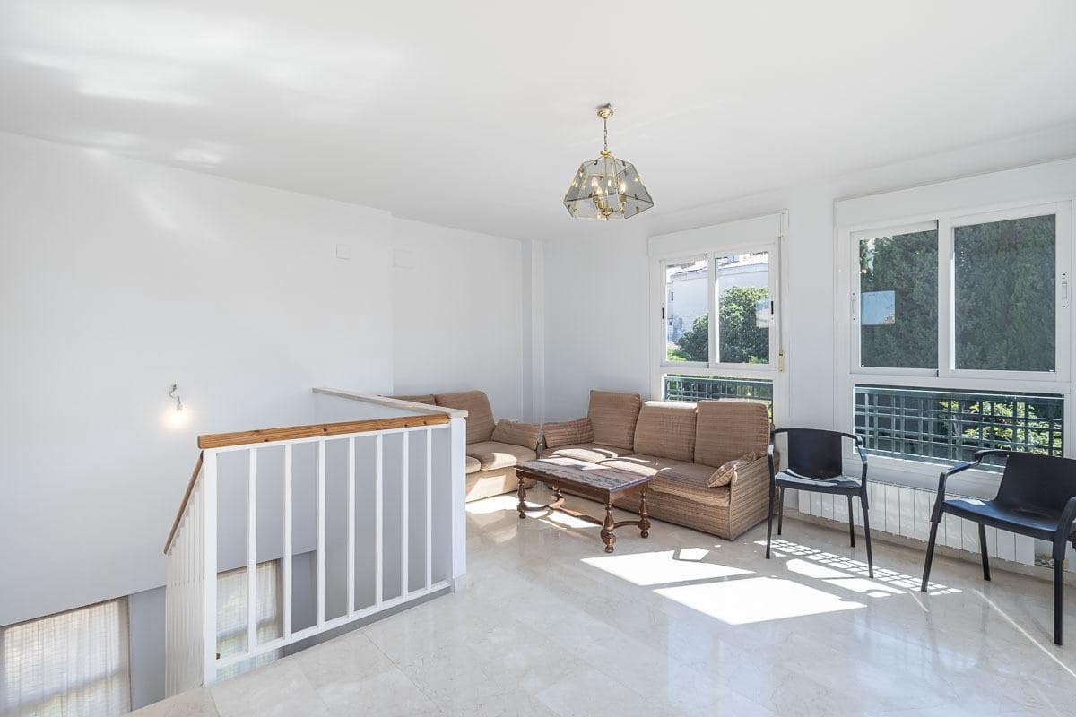 4 camera da letto Villa in vendita in Huetor Vega con piscina garage - 650.000 € (Rif: 9920645)