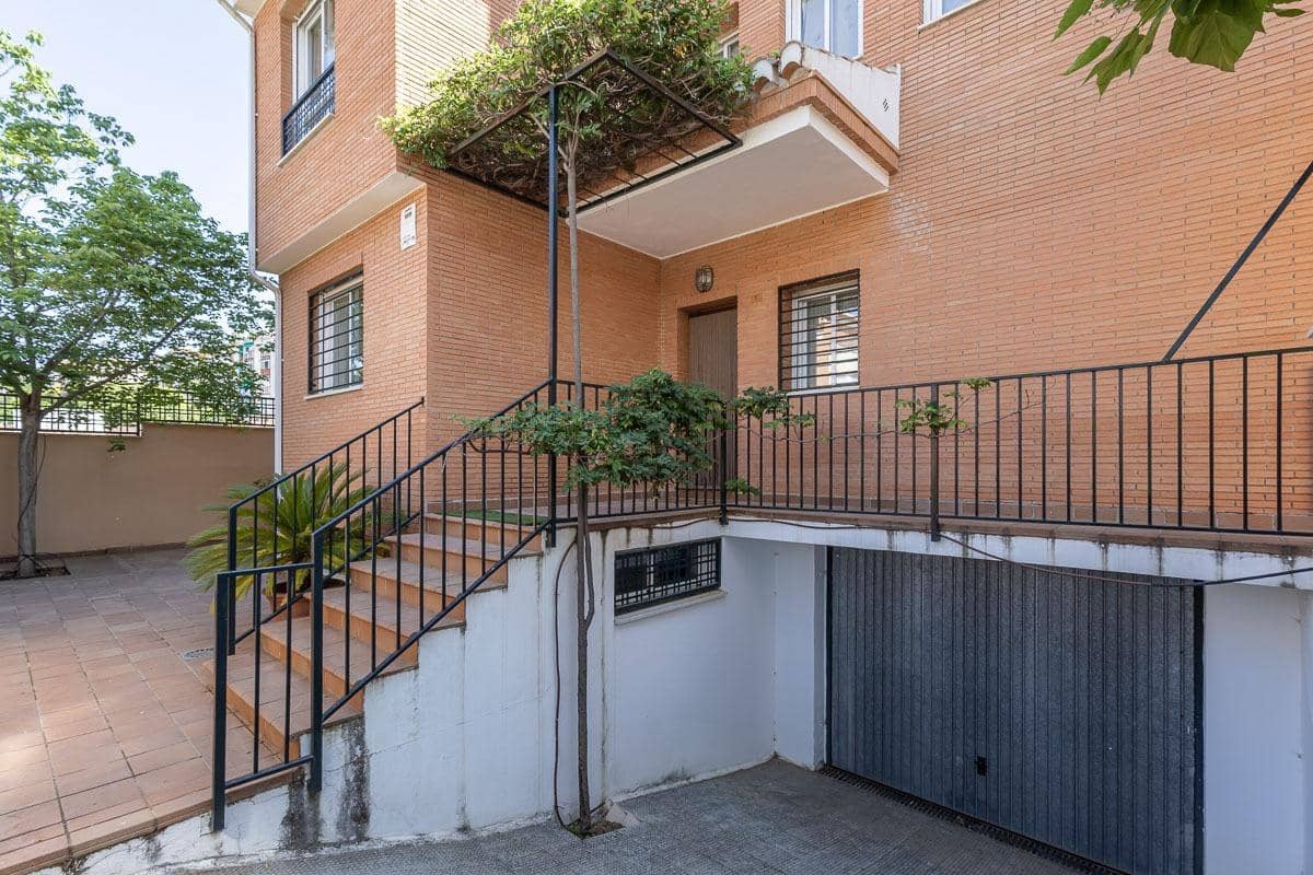 4 camera da letto Villa in vendita in Huetor Vega con piscina garage - 650.000 € (Rif: 9920645)