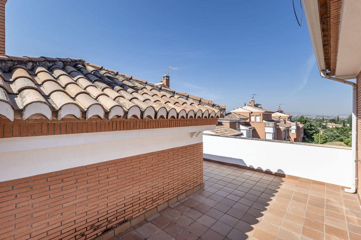 4 camera da letto Villa in vendita in Huetor Vega con piscina garage - 650.000 € (Rif: 9920645)