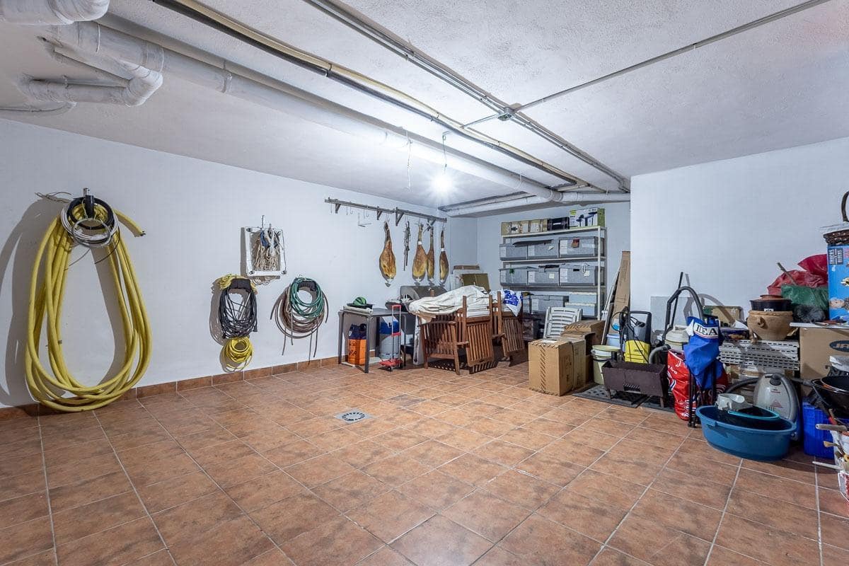 4 camera da letto Villa in vendita in Huetor Vega con piscina garage - 650.000 € (Rif: 9920645)