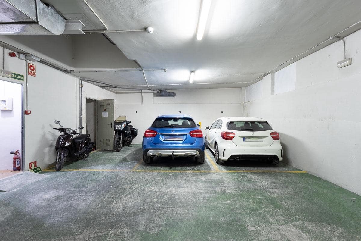 Garage for sale in Granada city - € 64,500 (Ref: 9922544)