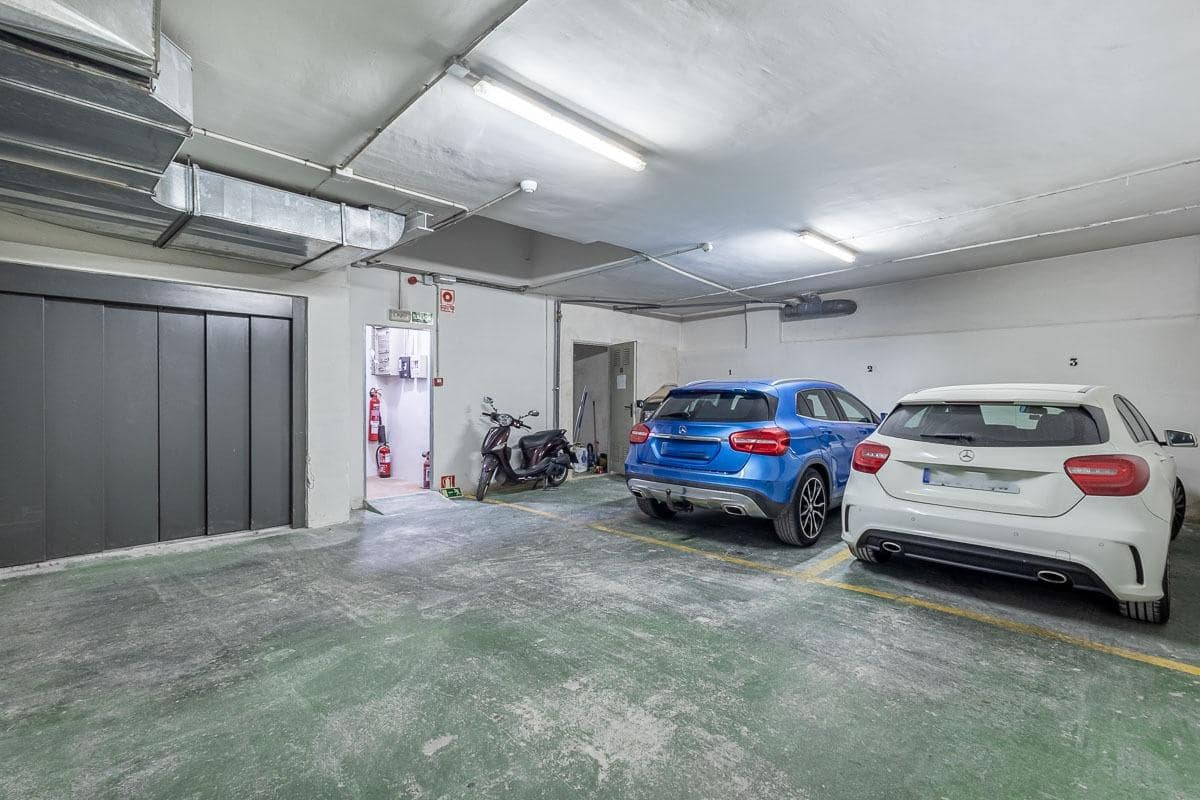 Garage for sale in Granada city - € 64,500 (Ref: 9922544)